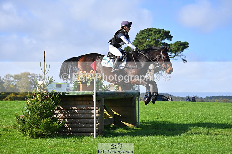 241025-112623-06713 - 018-Alice.Robinson-DERRYS.DIAMOND.CAVALIER