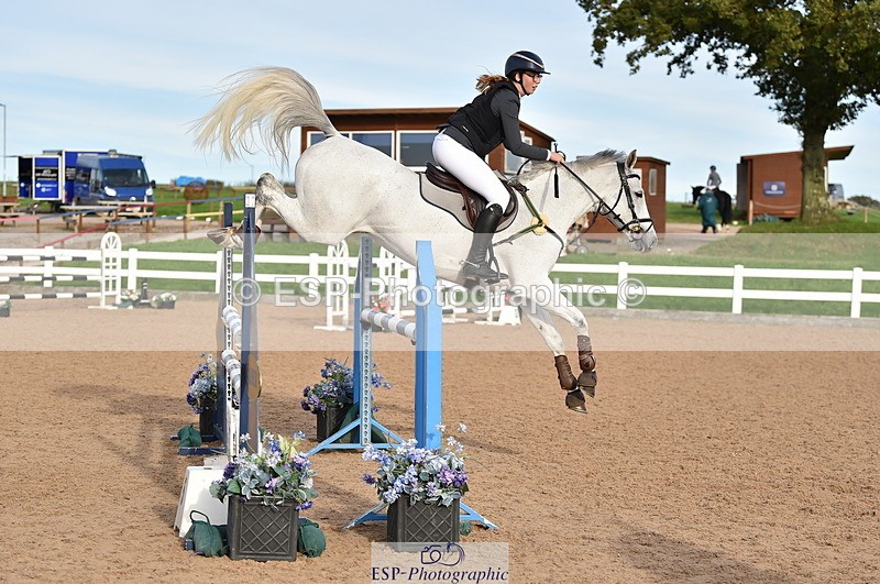 231015A-161106-09253 - Cls 27 1.10m Amateur Q 2nd R