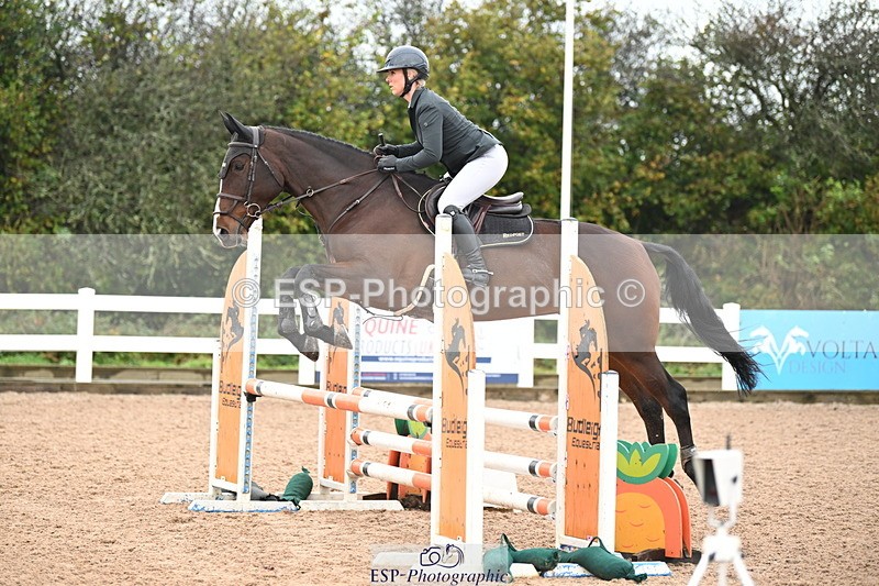 241023A-114912-00631 - Cls 1 British Novice and 90cm Open