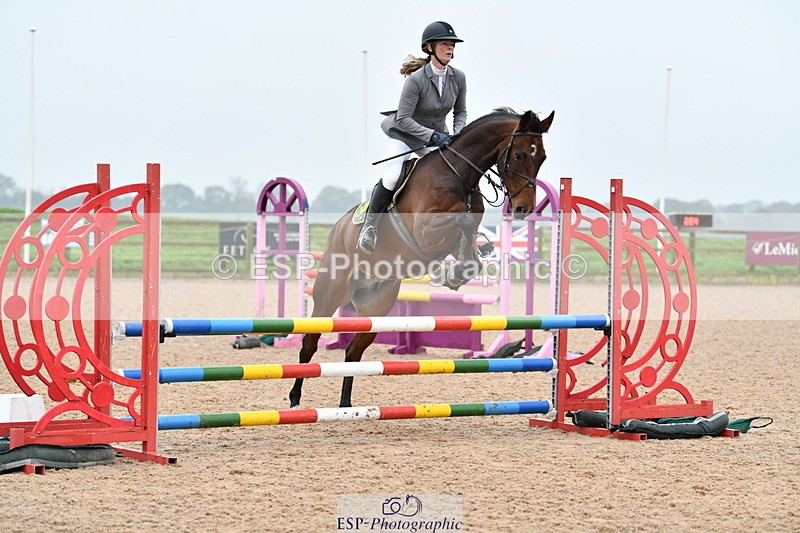 241102A-104335-04092 - SAT Cls 9 British Novice and 90cm Open