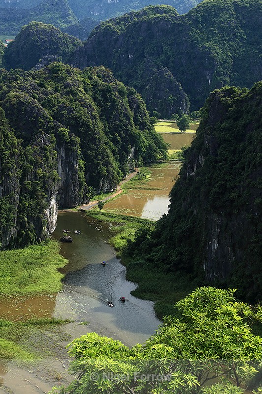Limestone peaks & Ngo Dong river viewpoint, Tam Coc, Vietnam - Vietnam