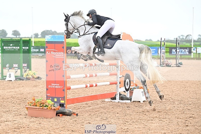 251003-120620-00640 - Cls 2 Newcomers and 1.10m