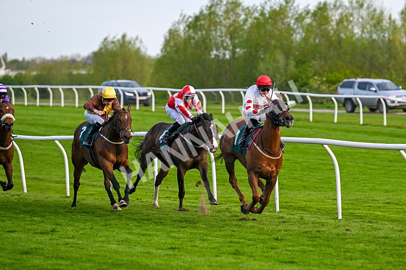 300424-Race 4-Fortunate Star-2796 - Race 4