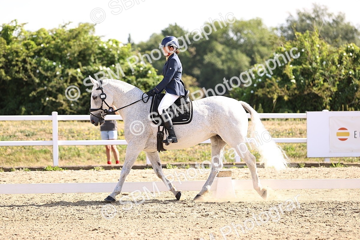 SBM_008690 - Novice 5 - 08.30-9.33