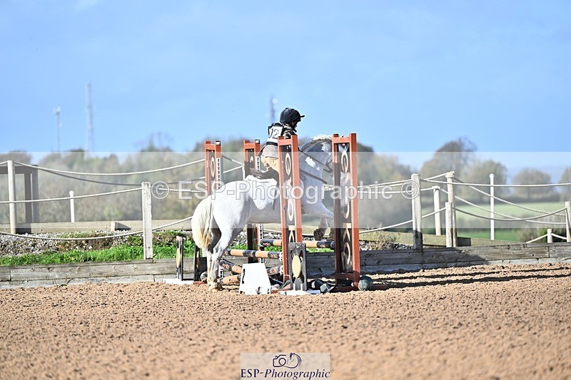 261027-115545-00094 - Clear Round and 60cm