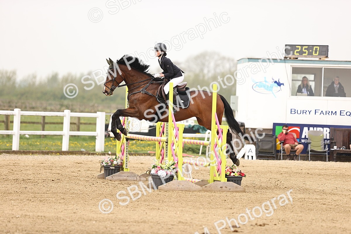  - Class 15 - Senior British novice - 90cm