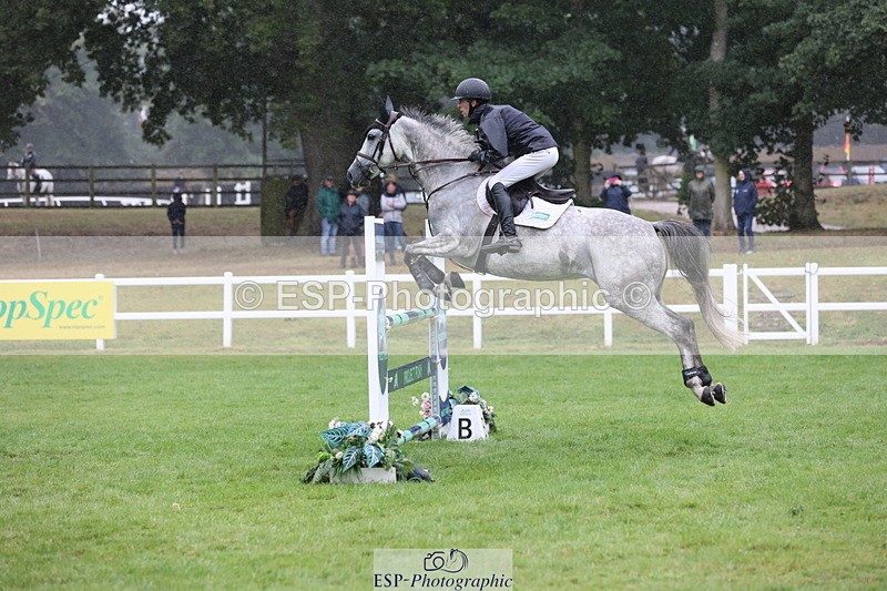 250830A-134148-06764 - Cls 16 Snr Newcomers and 1.10m Open