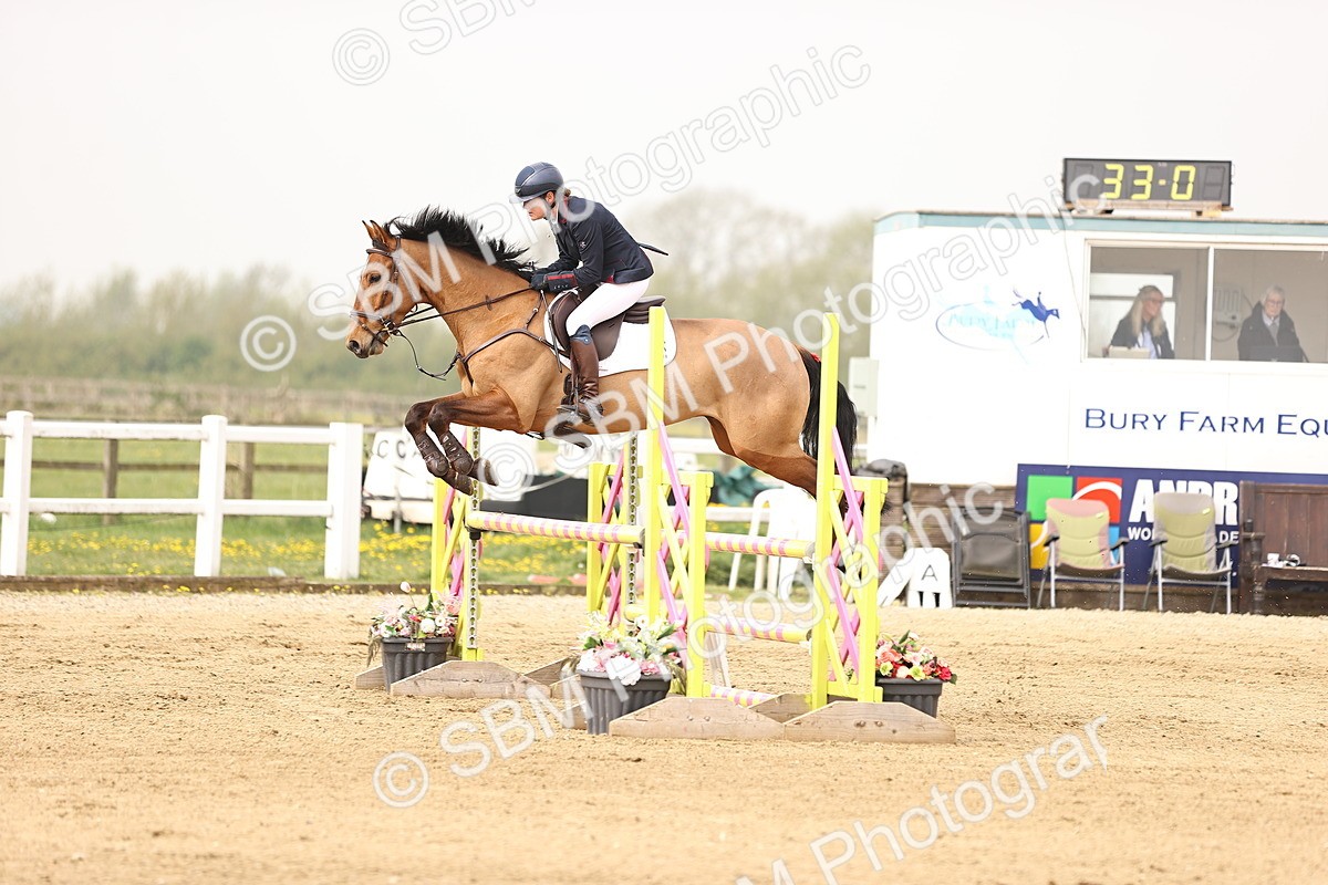  - Class 15 - Senior British novice - 90cm