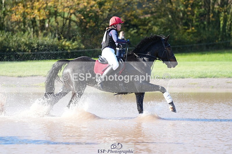 251024A-124114-10749 - B-136-Sophie.Jackson