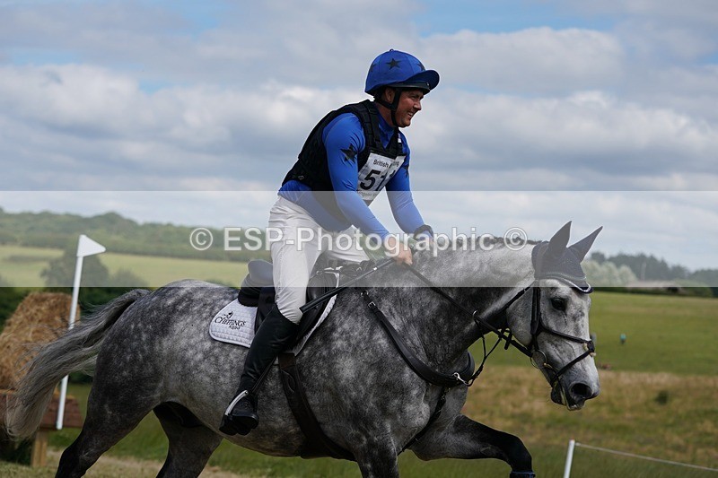 240630X-153434-9809 - 511-Tim_Cheffings-HIVES_LUCKY_BOUNCER