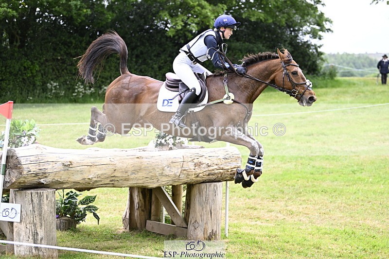 250524A-102151-08501 - A-056-Ivy.Fisher-BALIEF.DE.REVE