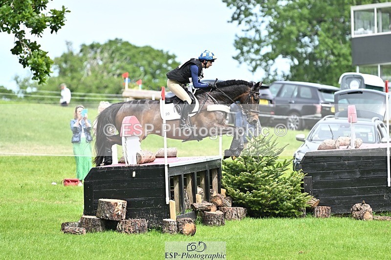 240525-152832-16306 - 220-BALLINAMURRA_FLARE_STAR-Mary_Mason