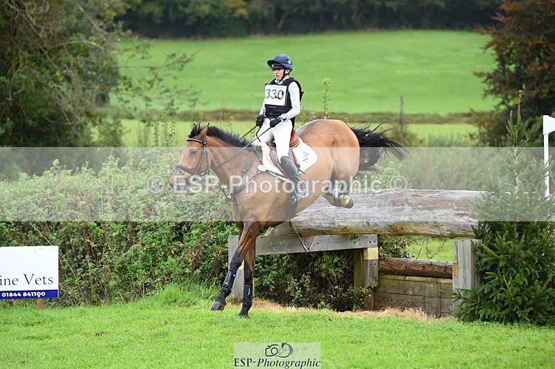 231022-133916-28484 - 330-TRINITY.THANKS.AWFULLY-Imogen.Gloag-XC