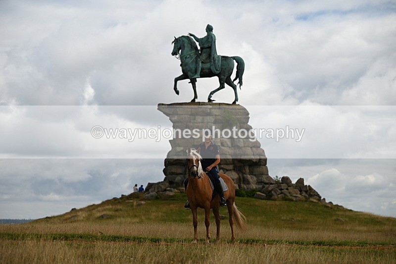 DSC_4141 - Time at Statue 09:50 to 11:09