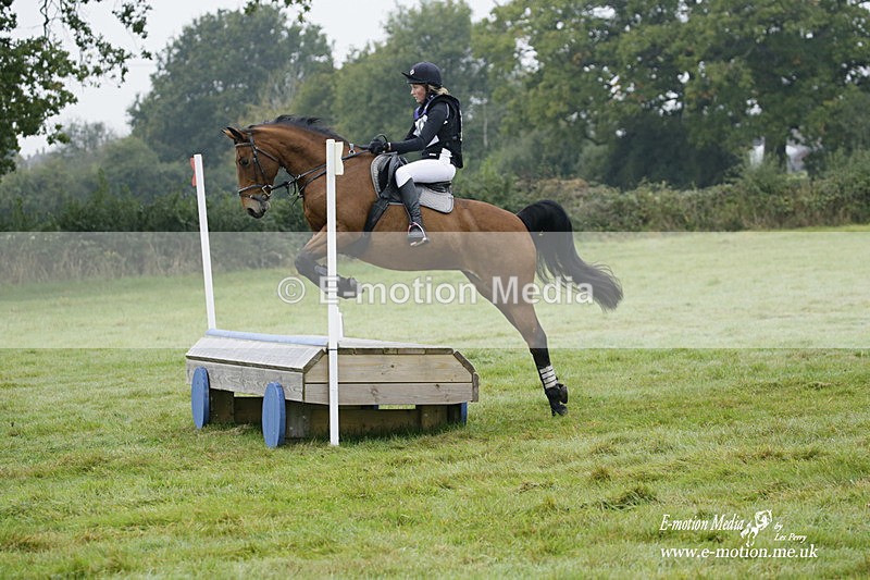 WWHT 171021 0150 - Novice Restricted (0.80m)  17/10/21