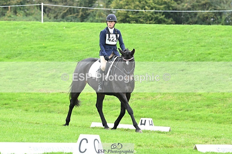 241024-150703-04707 - 423-Alexandra.Erskine.Scott-PRIMITIVE.DAYLIGHT