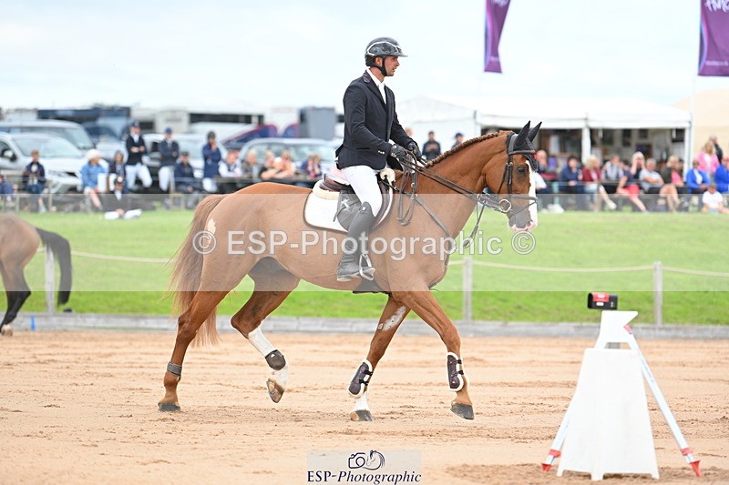 230721A-152321-07197 - Cls 10, 2 Star Big 1.45m Start to break