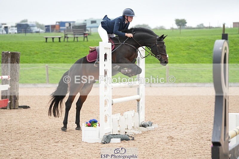 250920-122240-01250 - Cls 10 Pony Foxhunter and 1.10m