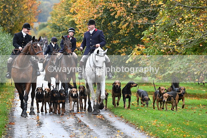 WJ5_6081 - B&B walk back for Hunt Tea !