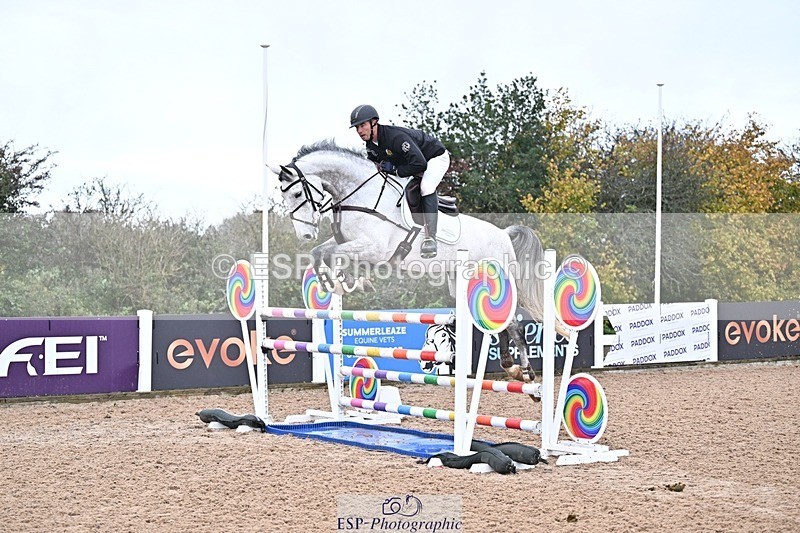 251029-132439-00558 - Foxhunter and 1.20m