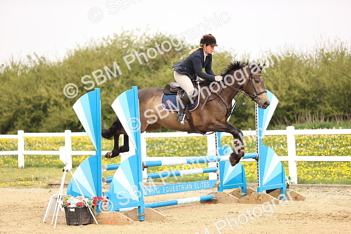  - Class 15 - Senior British novice - 90cm