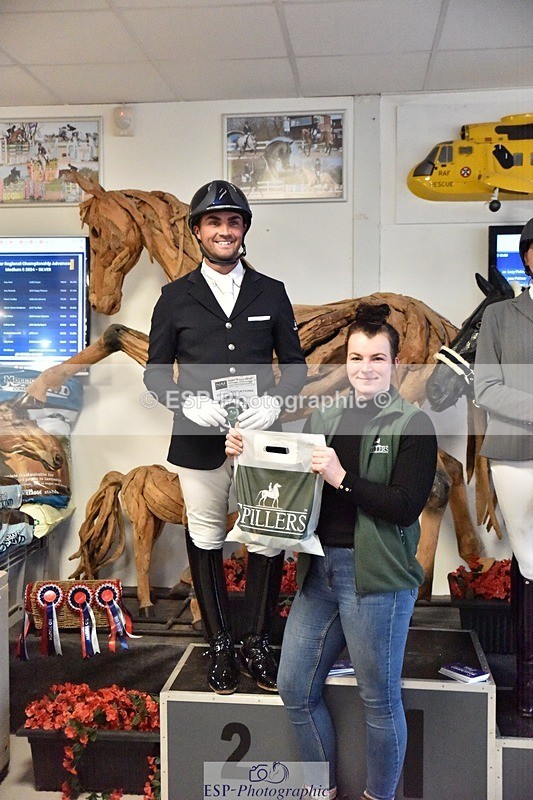 250214-153738-02612 - Freestyle Medium Gold Presentations