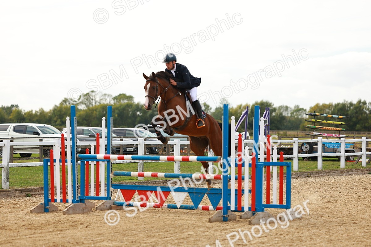 SBM_001786 - Class 4 - Senior Newcomers - 1.10m
