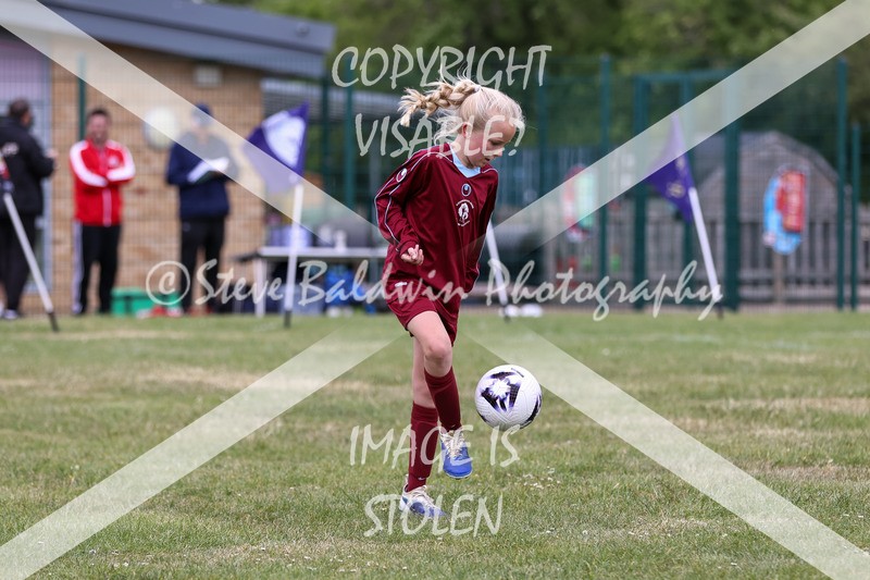 1DX31840 - Covingham Park V Tadpole Farm