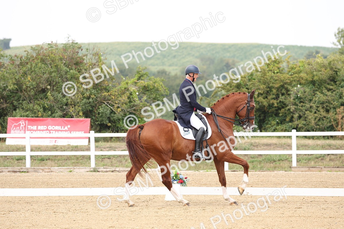 SBM_007427 - Class 9 - FEI INT I - 14.57-15.45