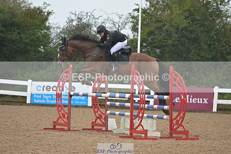 240925A-132417-00846 - Cls 4 Newcomers and 1.10m Open