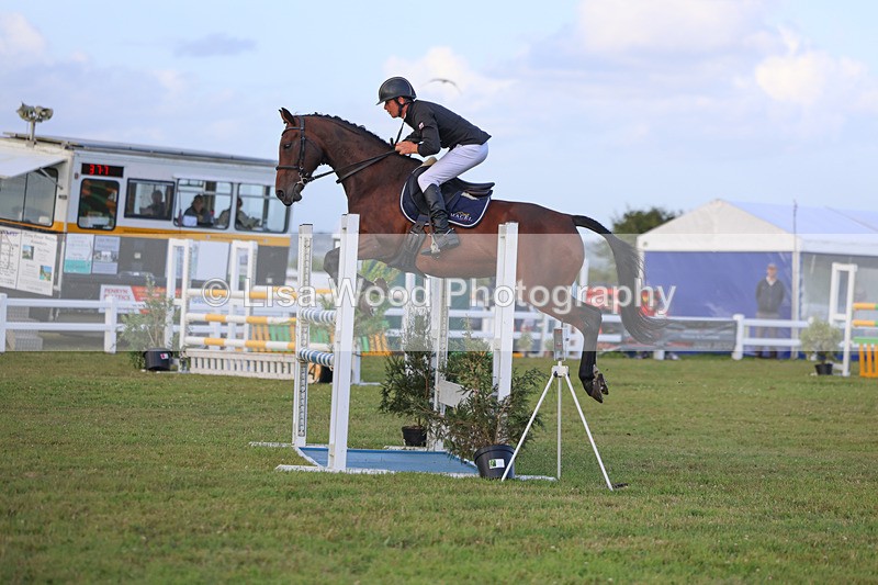 3E7A4920 - Class C1: Showjumping Senior Newcomers/1.10m open