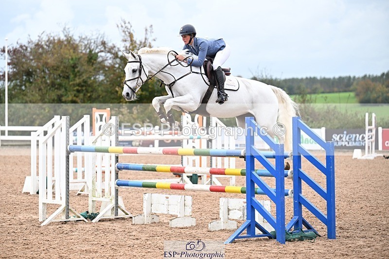 251022-143458-00682 - Cls 6 Snr Foxhunter 1.20m