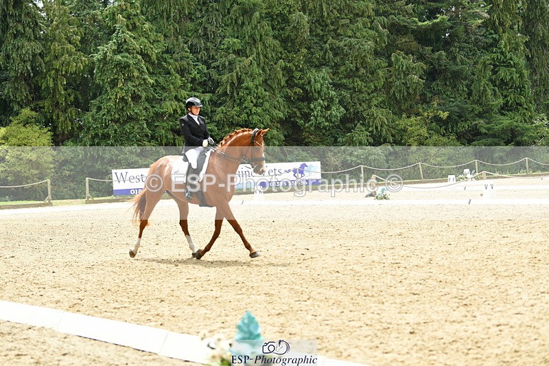 250718A-140635-01985 - 068-Stacey.Escrig-JOIE.DE.VIVRE.III