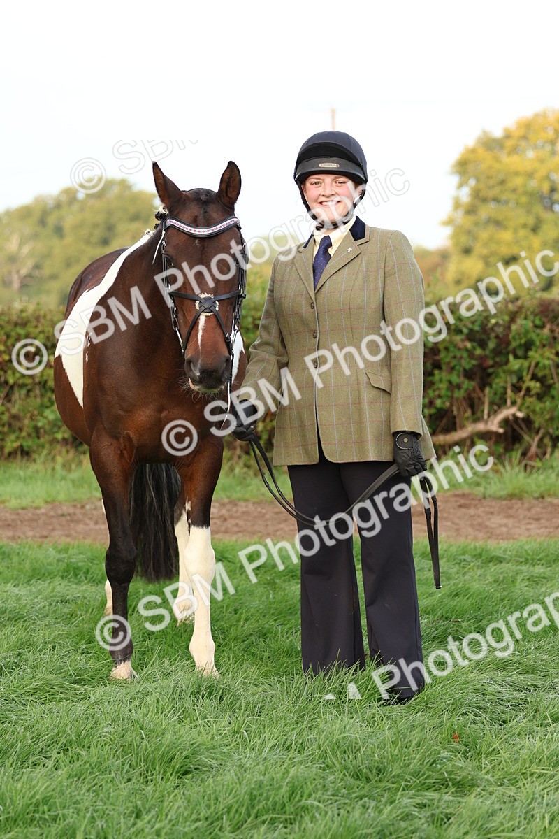 SBM_54822 - S39 - Starters In Hand Showing