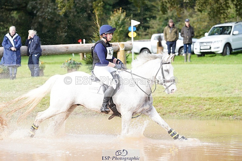 231021-133950-17394 - 437-DONBEG.GREY-Hannah.Underhill-SC+XC