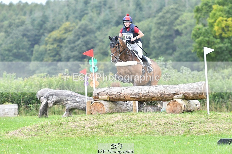 240803-104023-01295 - 102-Lucy_Henretty-Lee-AMANDI_VIVENDI