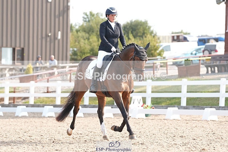 250817-091715-07121 - 047-Hannah.RogersWoodendfarm.Viva