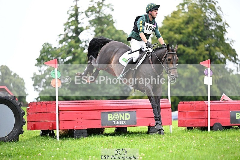 240803-114434-03003 - 104-Ollie_Martin-MIH_HUNTERS_BEAR