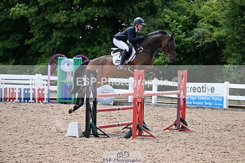 240605A-140535-00652 - Cls 4 Newcomers and 1.10m Open