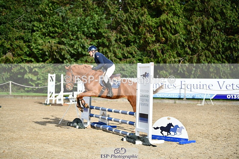 251004A-154656-01980 - Classes 8 & 9 70cm