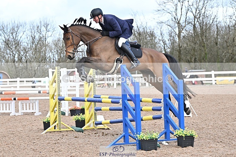 250328-103854-01298 - Cls 8 British Novice and 90cm