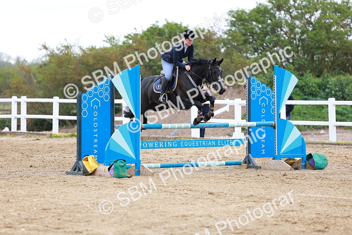 SBM_002015 - class 8 - Senior British Novice - 90cm
