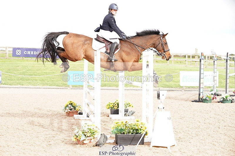 241004A-152510-00975 - Fri 04 Snr Fox & 1.20m Open