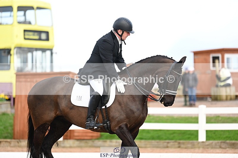 240218A-150547-09005 - 180-John.Fullick-Hermosa.bella