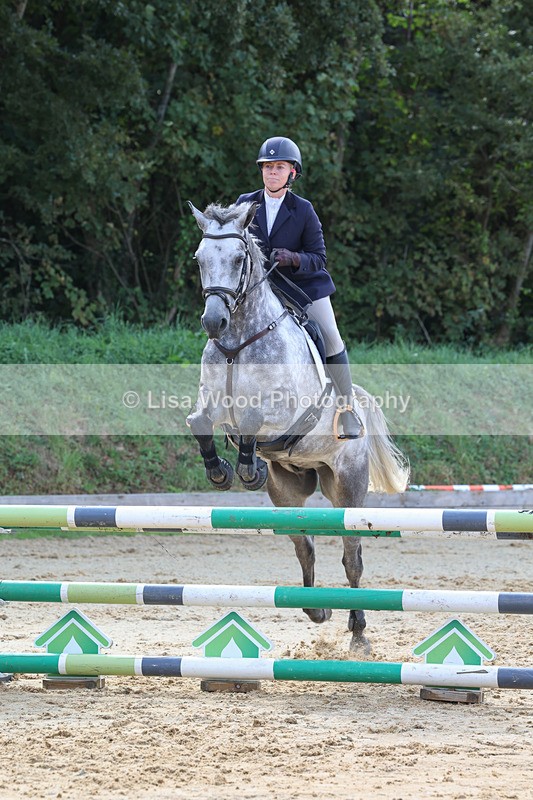 3E7A0694 - Class 4: Senior British Novice/90cm open