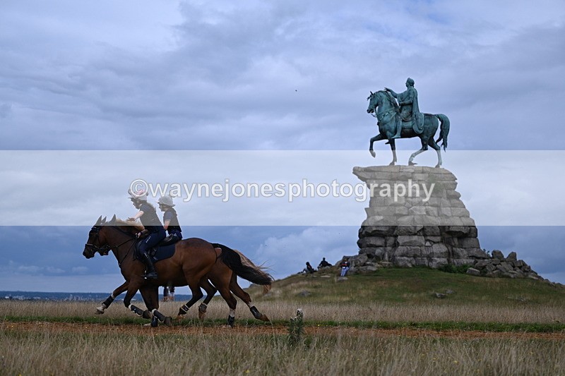 DSC_6126 - Time at Statue 12:17 to 12:44