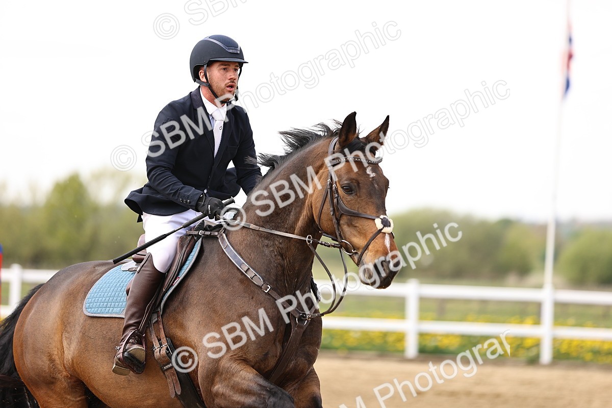 SBM_002432 - Class 11 - Senior newcomers - 1.10m