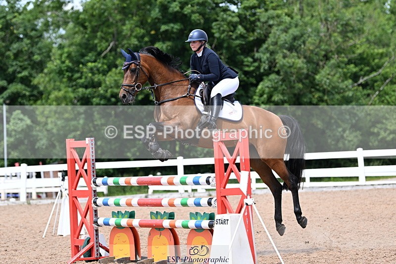 240619A-140408-00386 - Cls 4 Snr Newcomers and 1.10m Open