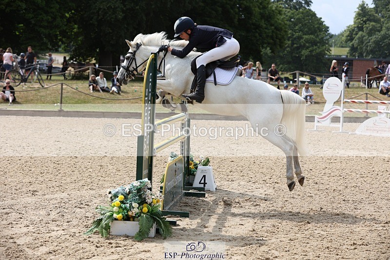 230618-154450-13250 - Cls 21 128cm HOYS 2nd Round