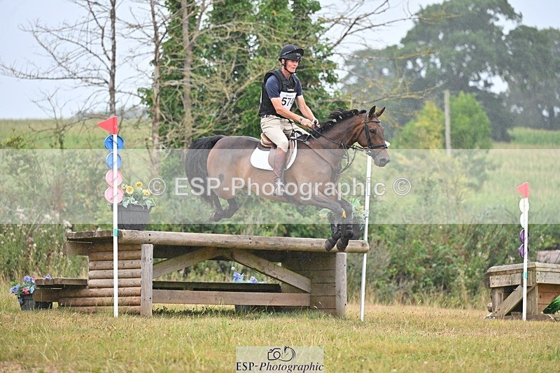 250803A-131111-14041 - M-574-William.Fox-Pitt-JABBEKA